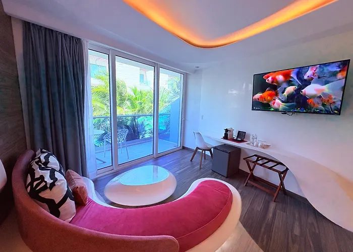 Hotel apartamentowy Luxury Beachfront Escape At The Carmen Playa del Carmen