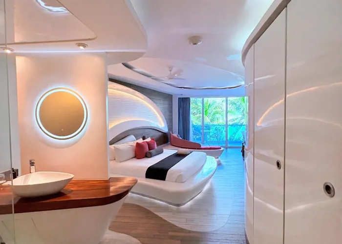 Hotel apartamentowy Luxury Beachfront Escape At The Carmen