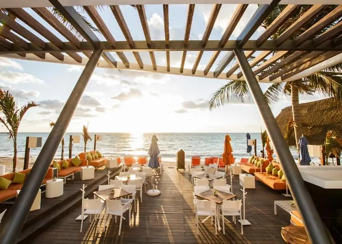 Luxury Beachfront Escape At The Carmen *
