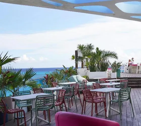 Luxury Beachfront Escape At The Carmen Hotel apartamentowy *