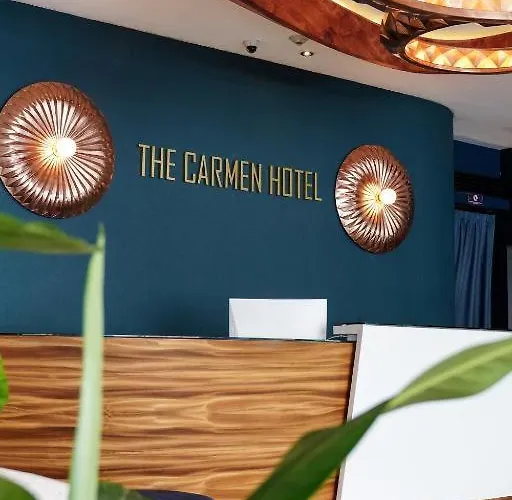 Hotel apartamentowy Luxury Beachfront Escape At The Carmen